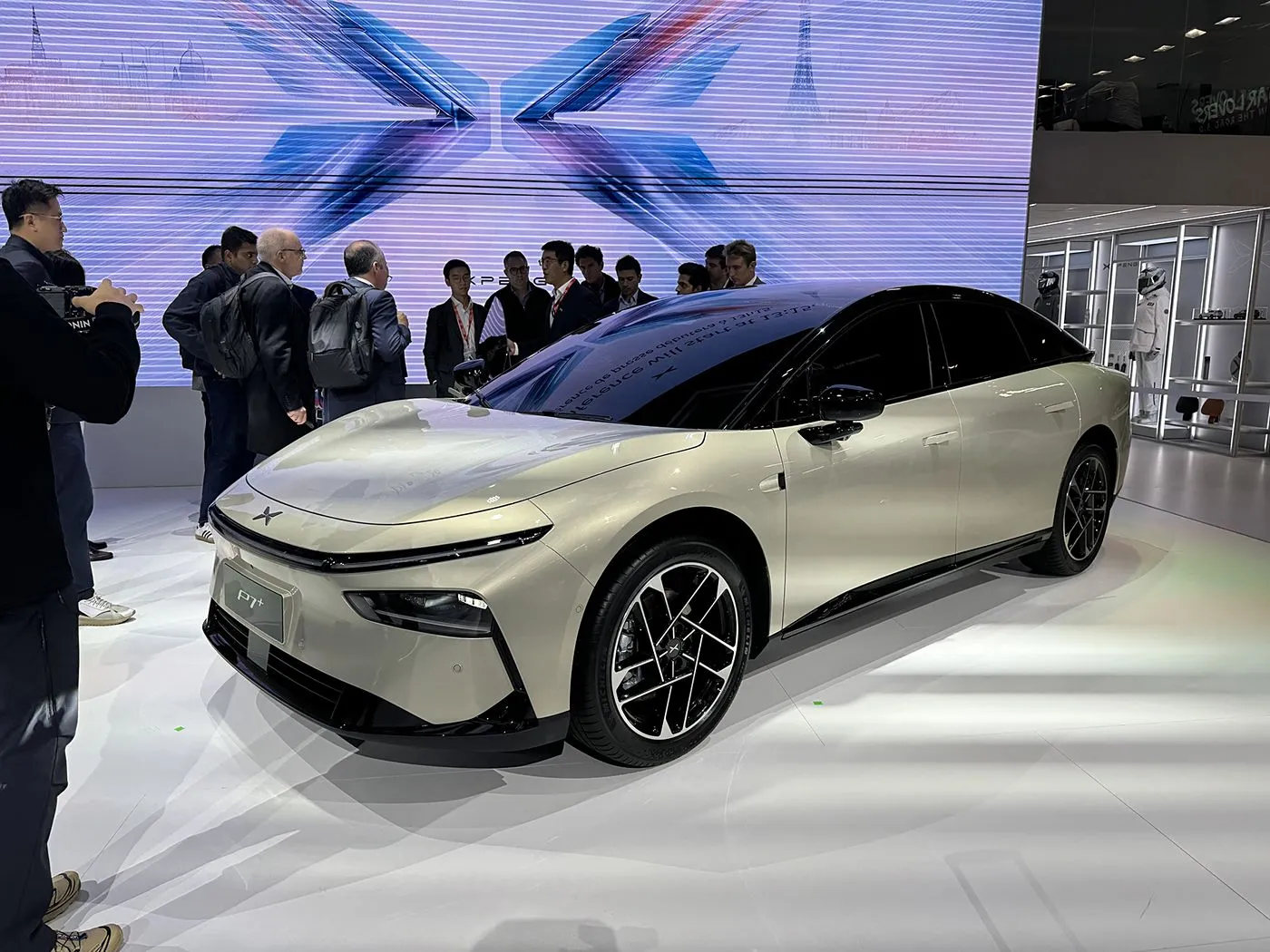 Абмежаваная серыя EV XPENG P7+ 5-мясцовы электрычны хэтчбэк, новы дызайн, левы руль, максімальная хуткасць, 685 км, новы энергетычны аўтамабіль