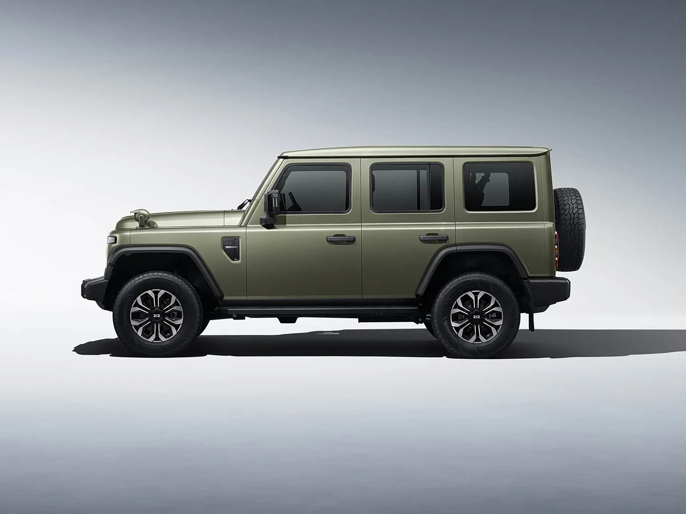 2025 BAIC 212 T01 Трывалы 4WD Кампактны пазадарожнік Бензінавы/Дызельны рухавік 8AT і скураны салон Скураное рулявое кола з падагрэвам Доўгая колавая база
