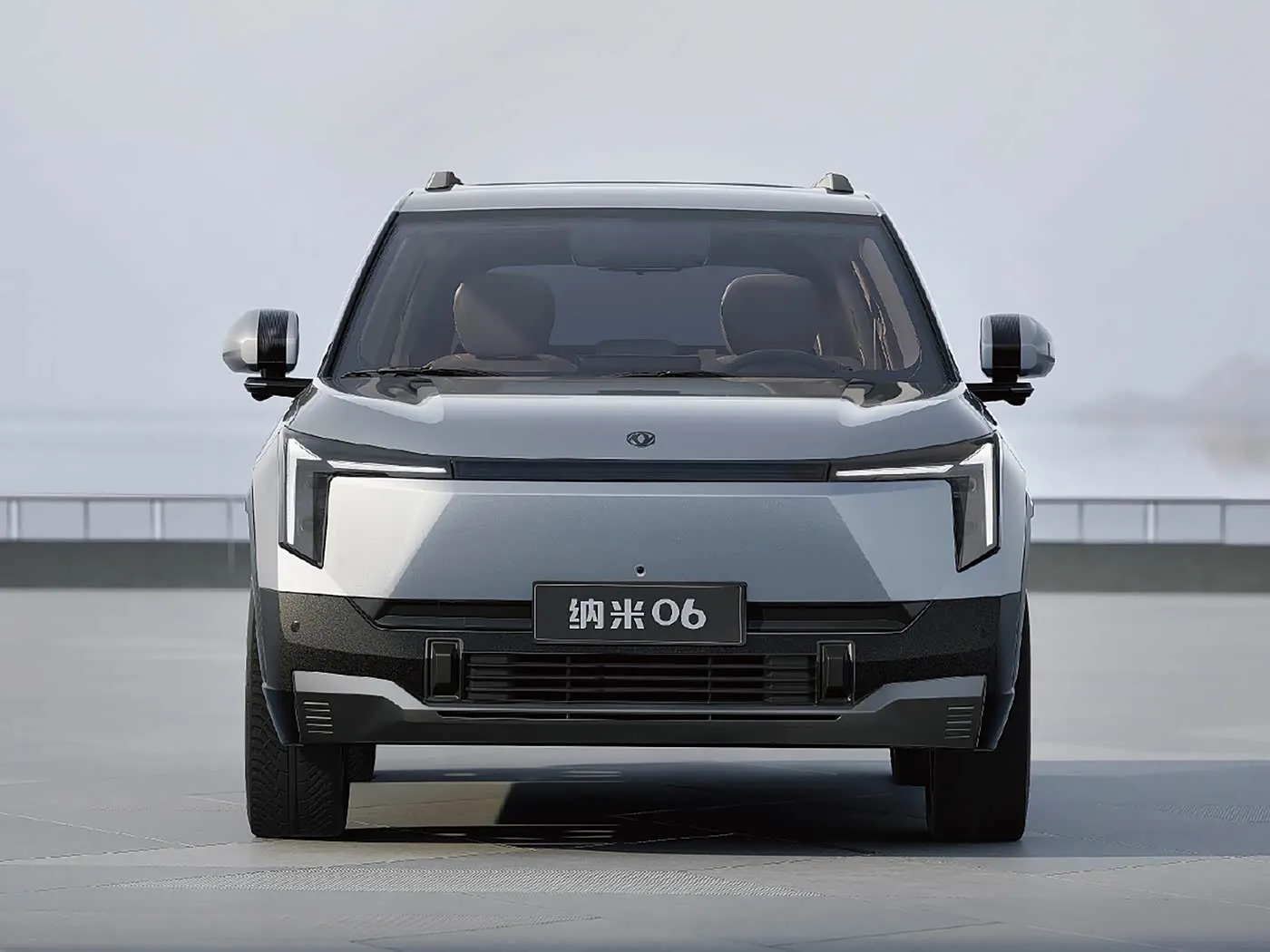 Цалкам электрычны разумны седан Dongfeng Nami 06. Высакахуткасны сямейны электрамабіль далёкага дзеяння для гарадскіх паездак.