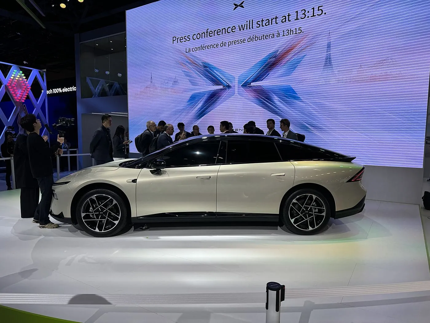 Абмежаваная серыя EV XPENG P7+ 5-мясцовы электрычны хэтчбэк, новы дызайн, левы руль, максімальная хуткасць, 685 км, новы энергетычны аўтамабіль
