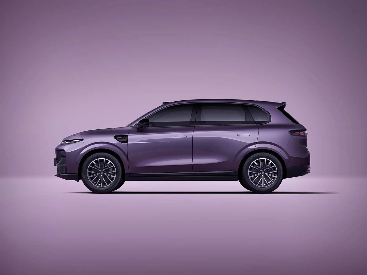 Чыста электрычны кампактны пазадарожнік Leapmotor B10 з запасам ходу 510-600 км CLTC, 14,6-цалевым экранам 2,5K і аўтамабілем Leapmotor Pilot New Energy