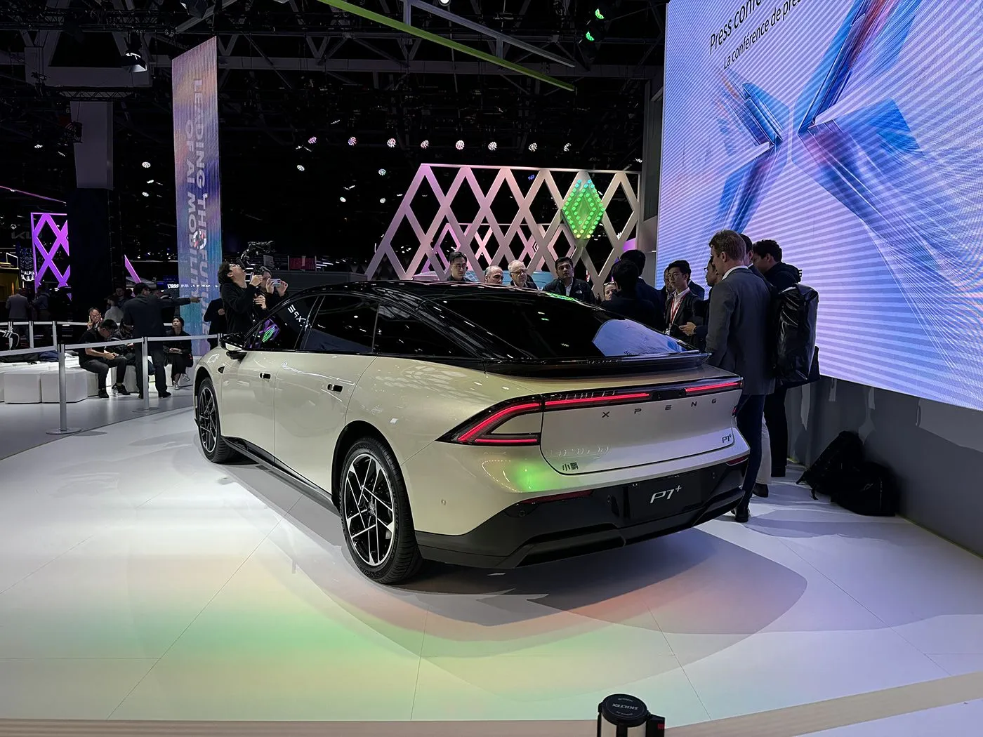 Абмежаваная серыя EV XPENG P7+ 5-мясцовы электрычны хэтчбэк, новы дызайн, левы руль, максімальная хуткасць, 685 км, новы энергетычны аўтамабіль