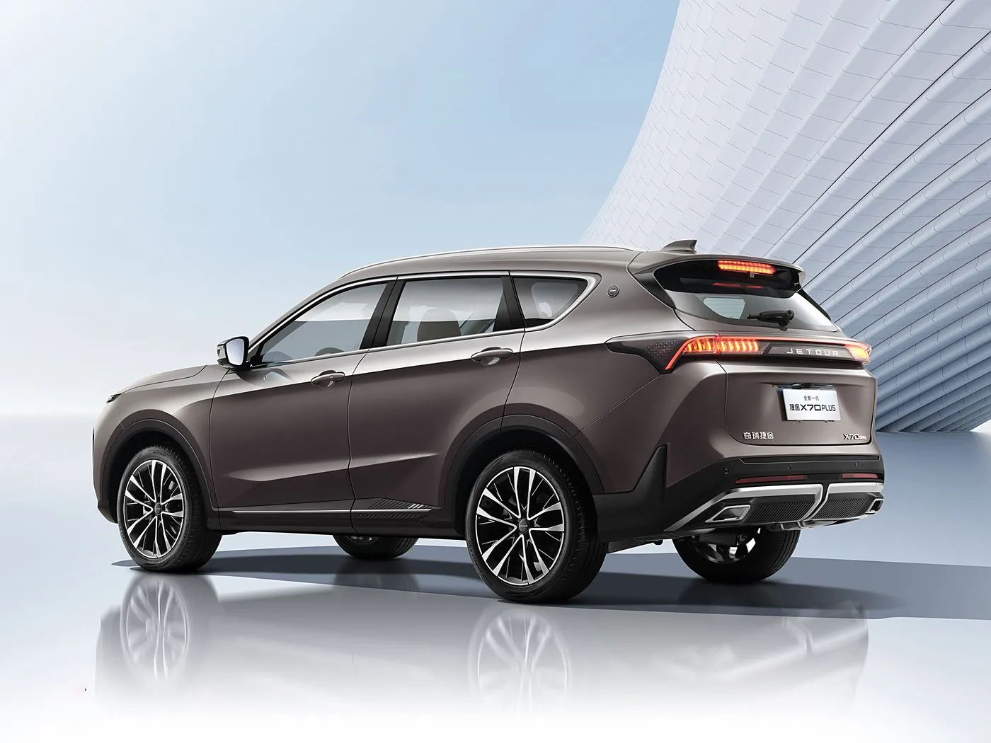 Абсалютна новы пазадарожнік Chery Jetour X70 PLUS, аўтаматычны прывад, скураныя сядзенні са сплаву даху і выкідаў Euro VI.