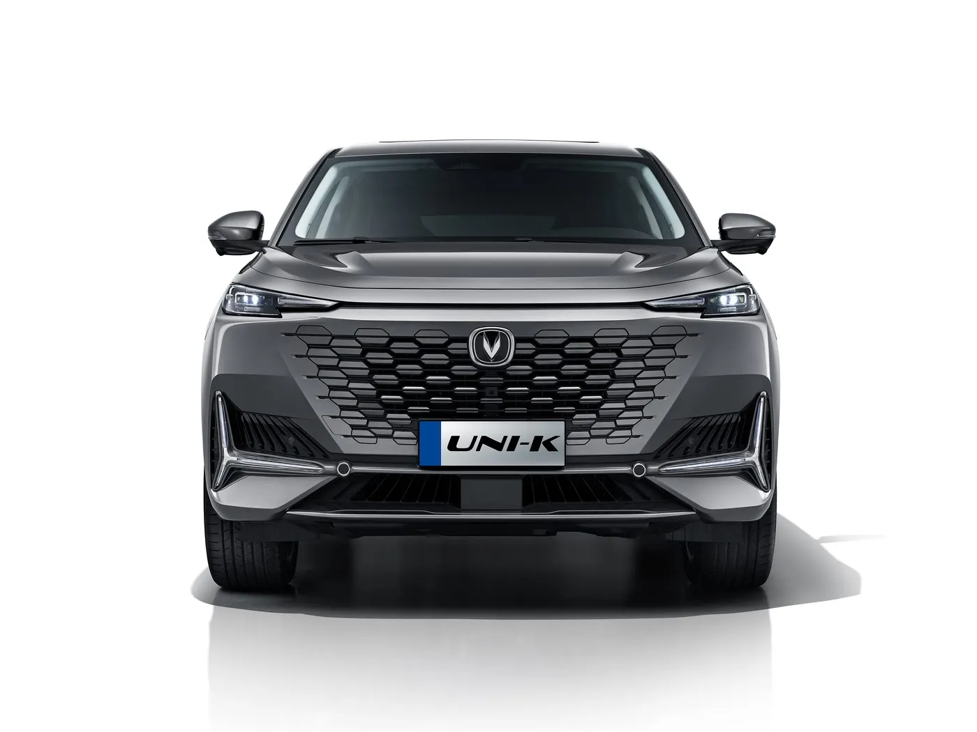 BYD E2 Luxury Electric EV Sedan SUV Хэтчбэк Аўтамабіль з левым рулём з рухавіком з літыевай батарэяй Кітайскі новы энергетычны аўтамабіль