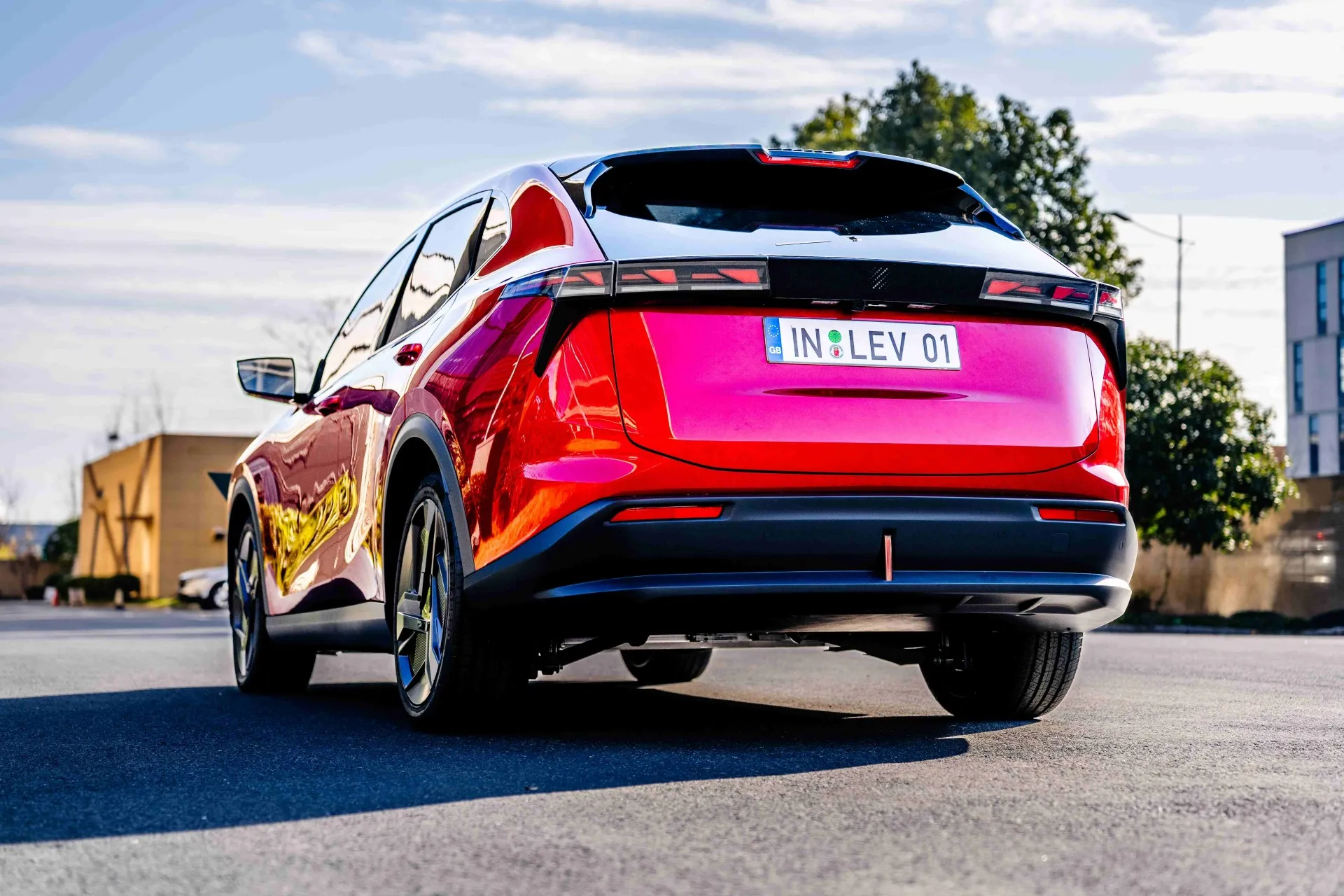 LEV01 Пазадарожнік з правым рулём НОВЫ ЭНЕРГЕТЫЧНЫ АВТОМАБІЛЬ EV Колавая база вялікай далёкасці 5 месцаў