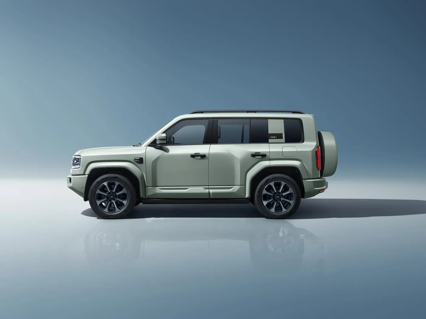 Пазадарожны пазадарожнік прэміум-класа BYD Leopard 5 Hybrid PHEV з 15,6-цалевым экранам, поўным прывадам, поўным прывадам, 83-літровым паліўным бакам