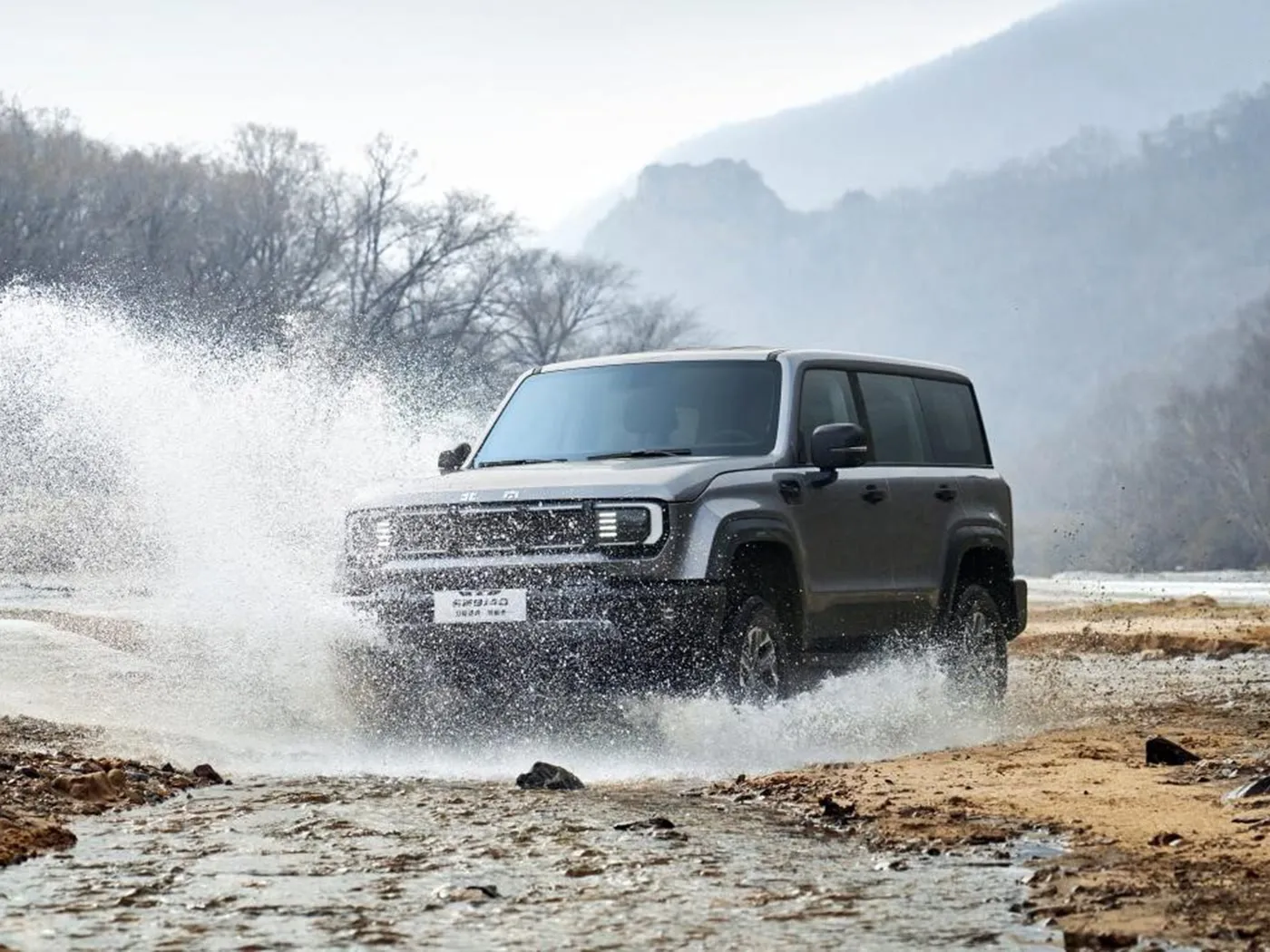 Beijing Off-Road BJ40 Compact SUV 4WD, 85L бак і панарамная камера з доўгай колавай базай