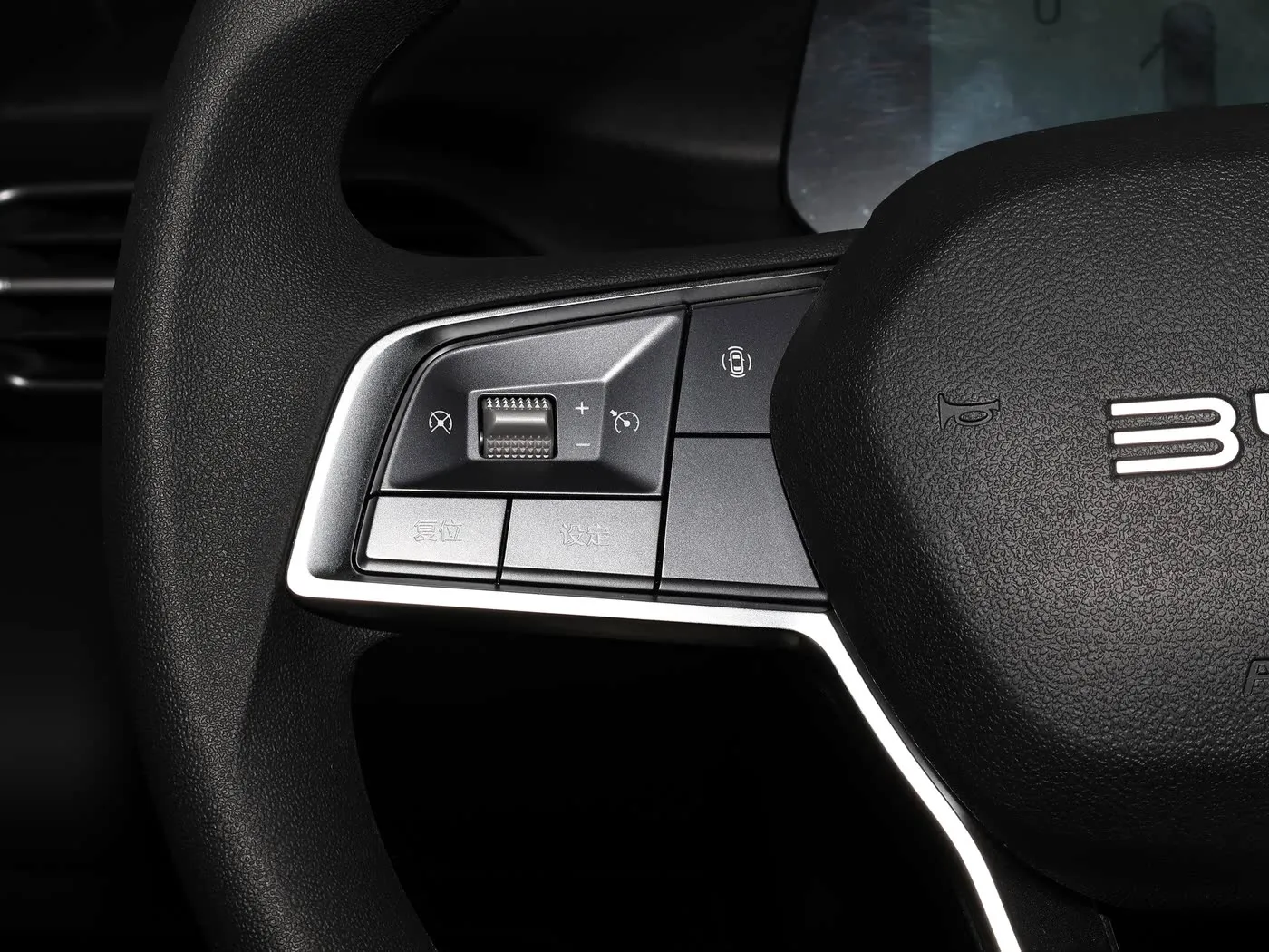 Новая мадэль BYD E7 EV, 5-мясцовы электрамабіль, максімальная хуткасць 136 к.с., 180 Нм, 150 км/г