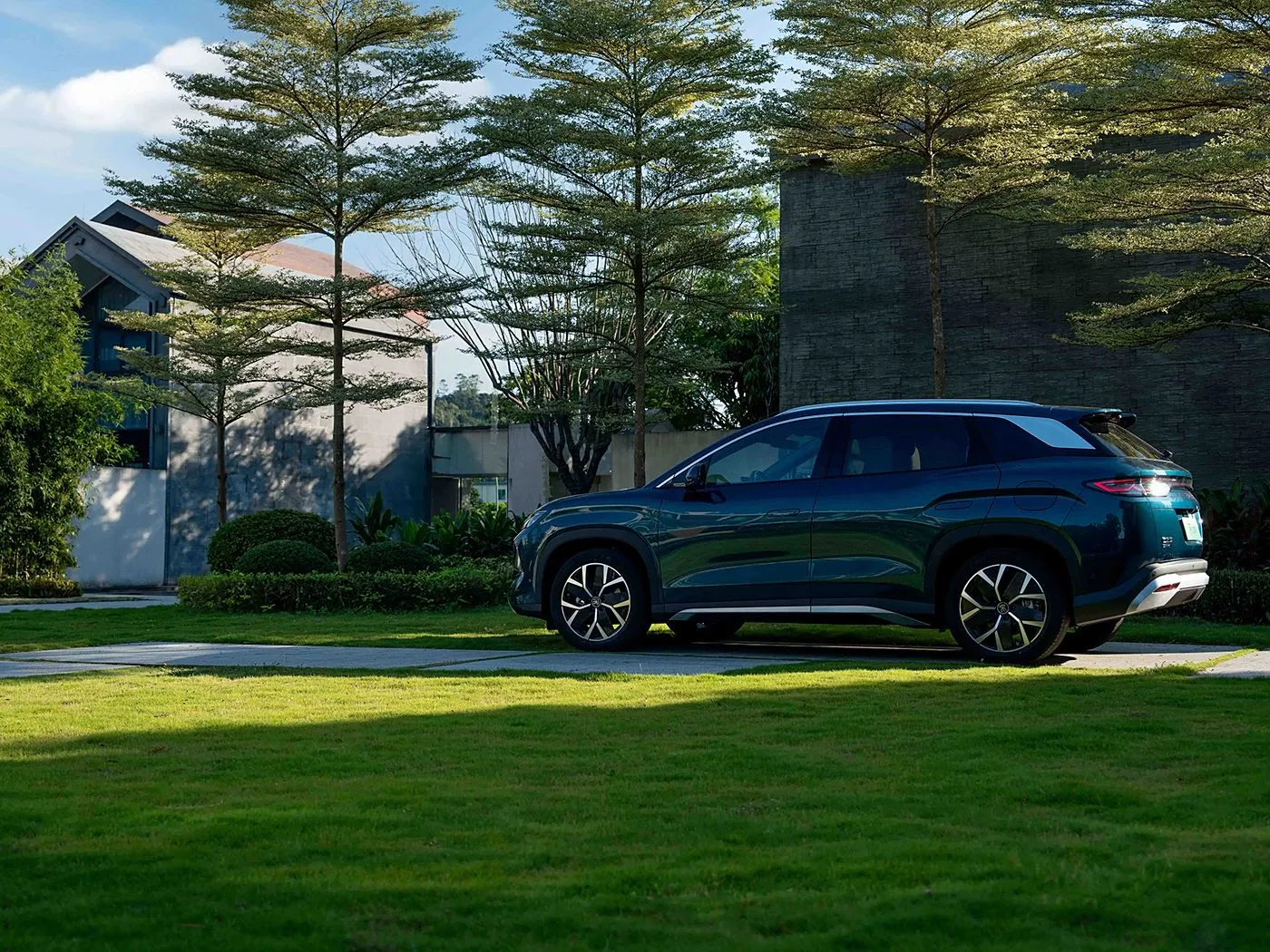 BYD Song L DM-i Кампактны пазадарожнік PHEV Далёкі, хуткасны новы энергетычны аўтамабіль DiPilot 2.0 Сядзенні з падагрэвам Панарамная камера 360°