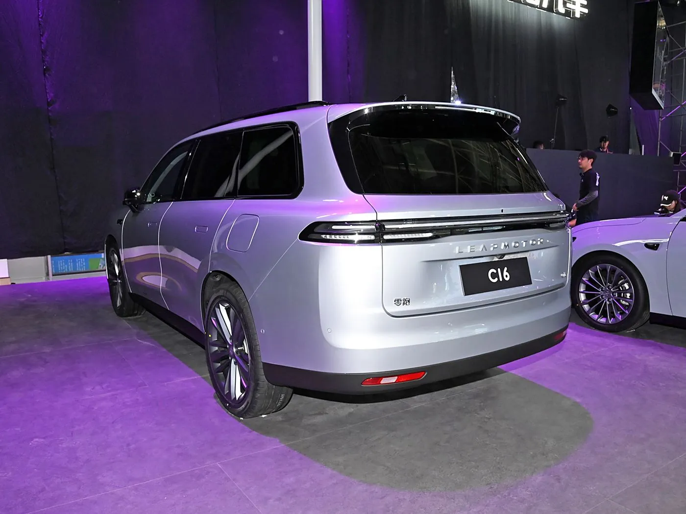 Leapmotor C16 5-дзвярны 6-мясцовы EV пазадарожнік 4WD Рэжым прывада Левы руль Электрычны і гібрыдны Паліва New Energy Auto